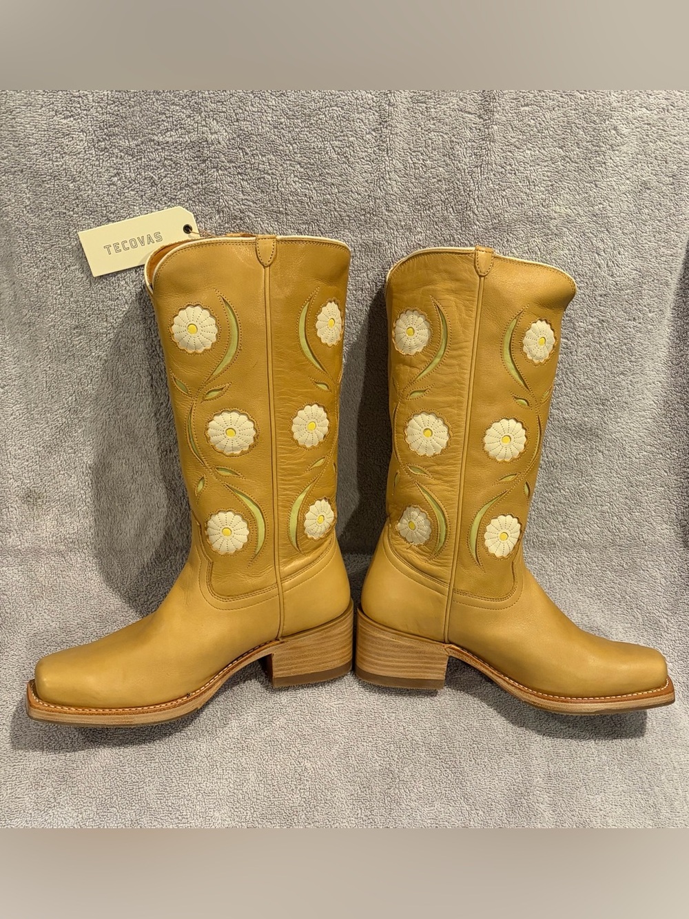 NWT Tecovas The Charlie Bloom Pale Yellow Floral Embroidered Leather Boots - Picture 4 of 7